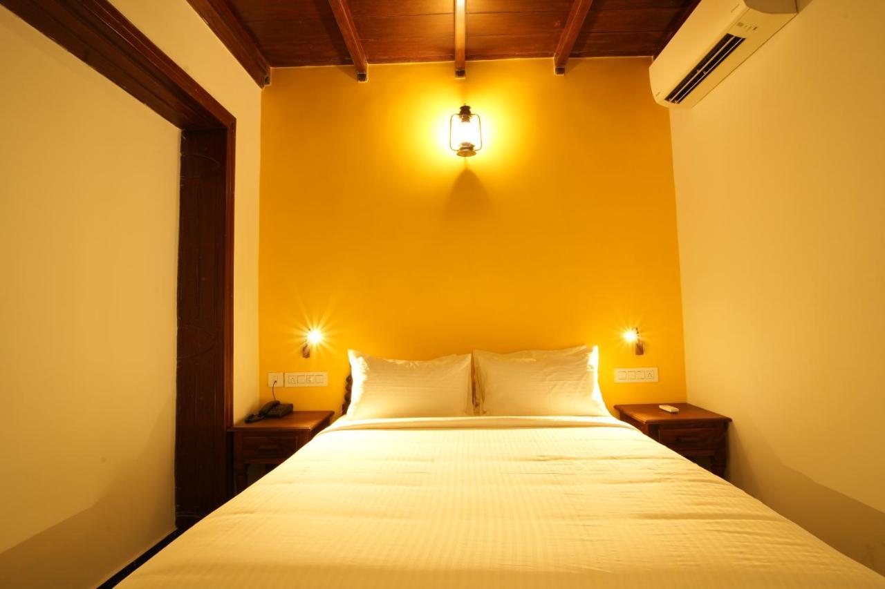 The Sunset Bay Hotel Kocsín Kültér fotó